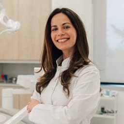 Dr. Olivia, BDS - Clinical Dental Consultant & Oral Health Specialist
